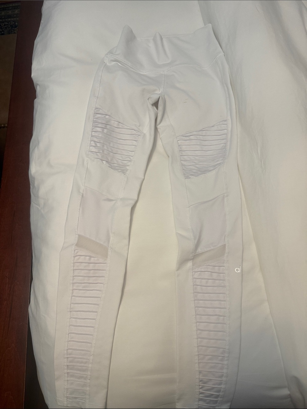 ALO Yoga White Men’s Ribbed Panel Joggers